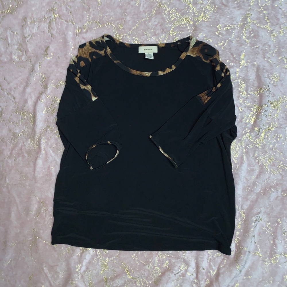 5/15!!Never worn cheetah shirt